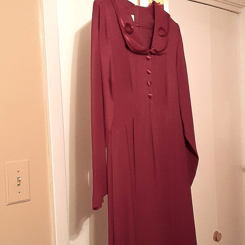 Burgandy dress size 4 petite